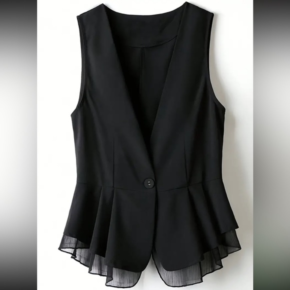 Chic Black Sleeveless Blouse - Picture 1 of 6